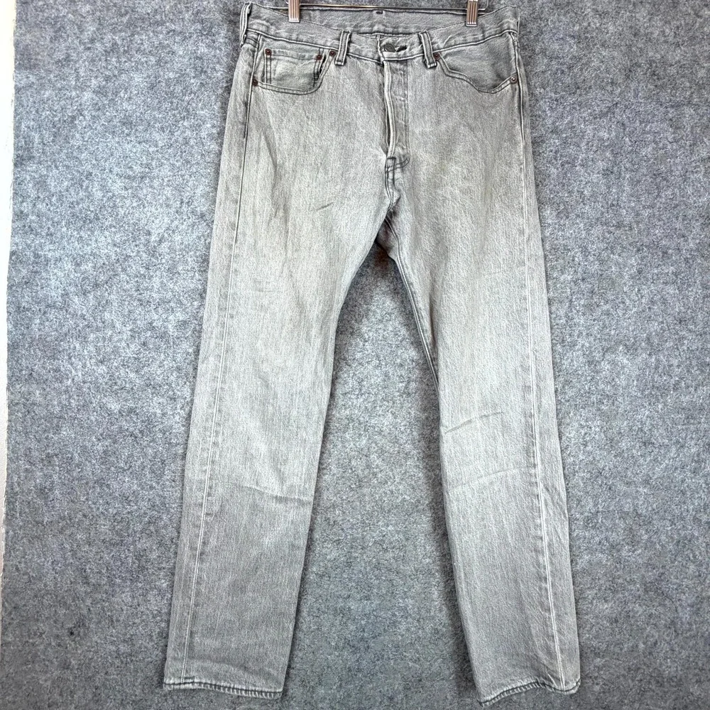 Levi's 501 Jeans Mens 32‎ Gray Medium Wash Mid Rise Straight Button Fly